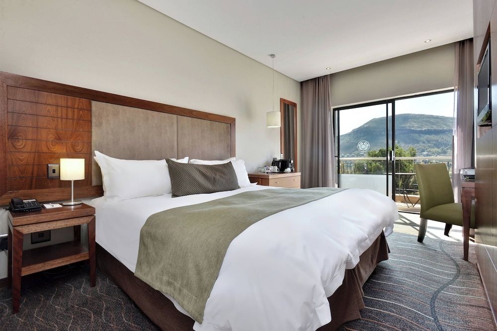Protea Hotel by Marriott Clarens Deluxe Room, 1 King Bed, Mountain View 4