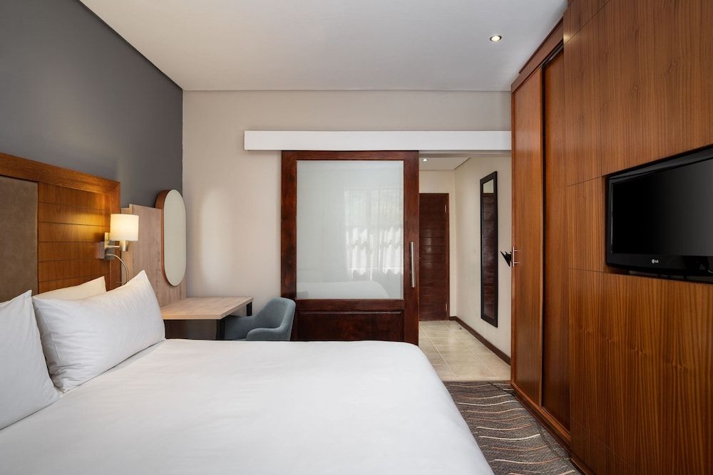 Protea Hotel by Marriott Clarens Room, 1 King Bed 3