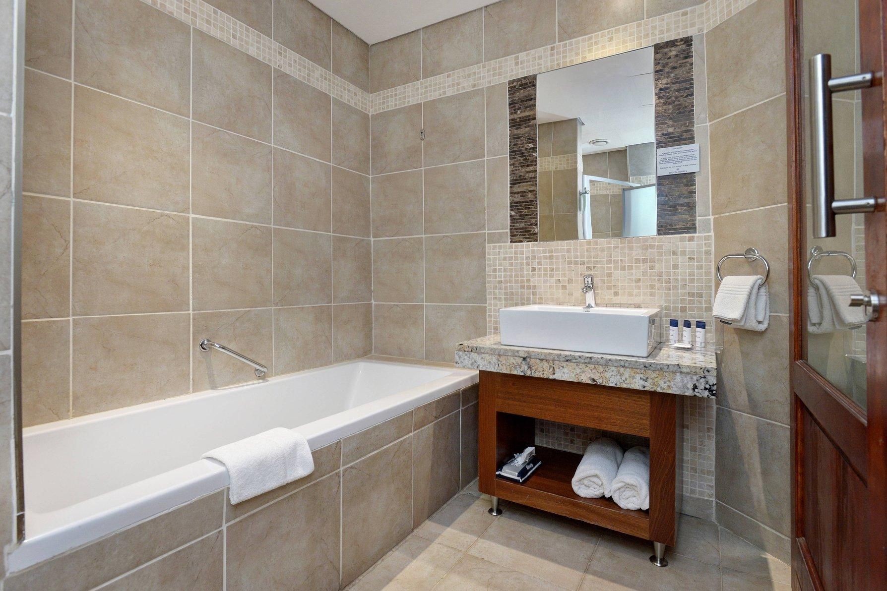 Superior Deluxe, Larger Guest room, 1 King, Mountain view, Balcony