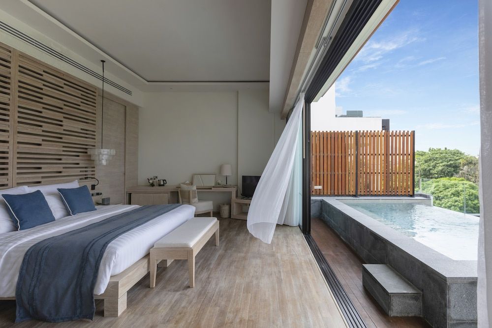 Cape Nidhra Hotel Hua Hin Sky pool suites 4