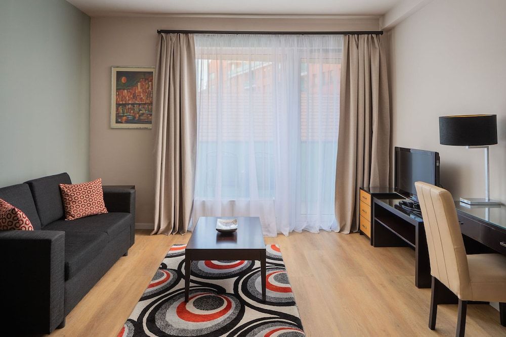 Escala Hotel & Suites Deluxe Suite, 1 Bedroom 2