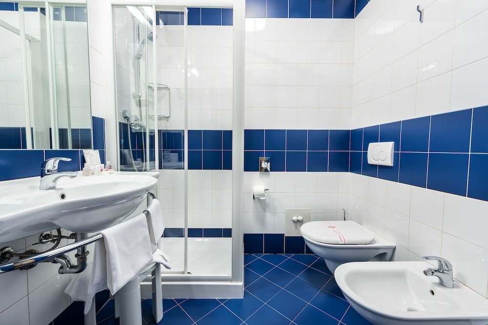 West Point Airport Hotel Standard Double or Twin Room 6