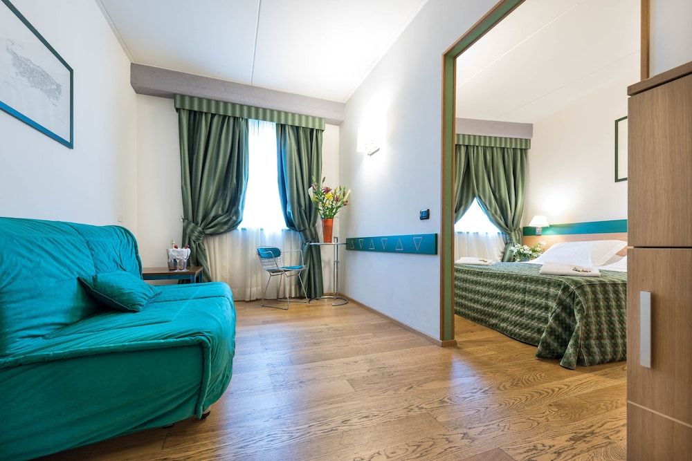 West Point Airport Hotel Superior Room 2