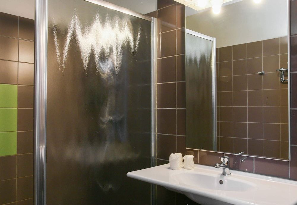 B&B HOTEL Aubagne Gémenos Twin Room, Non Smoking 4