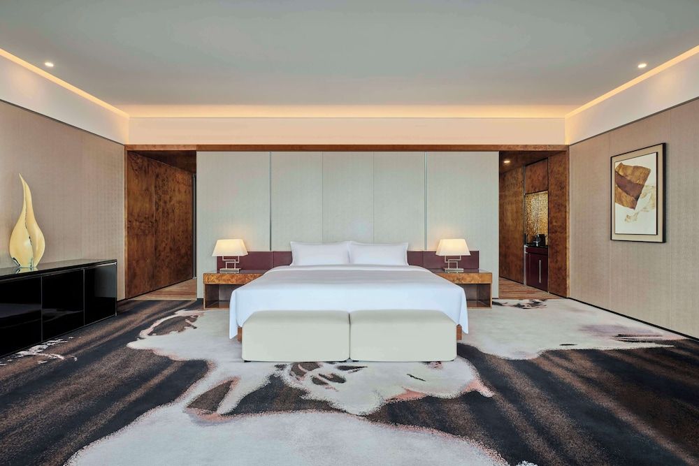 undefined Hilton Guangzhou Tianhe 7