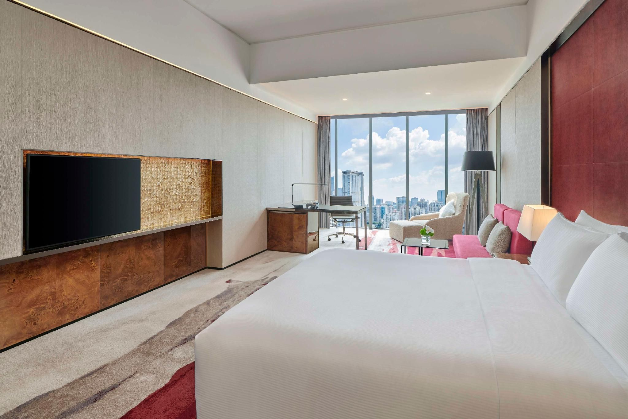 King Hilton Executive