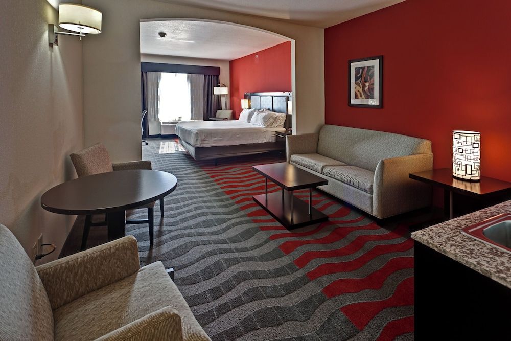 Suite, 1 Double Bed, Accessible (Mobility)
