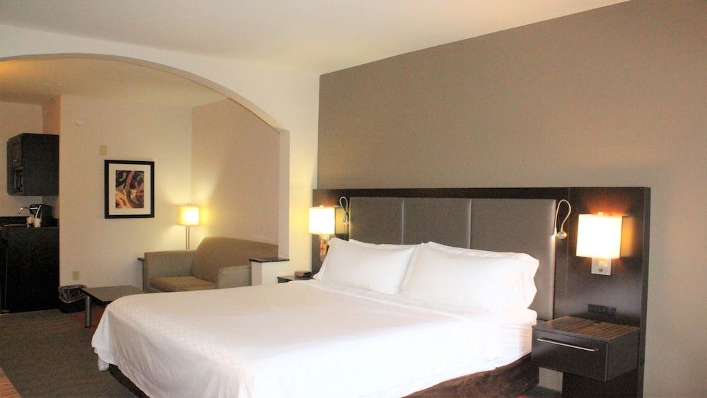 Suite, 1 King Bed (Additional Living Area)