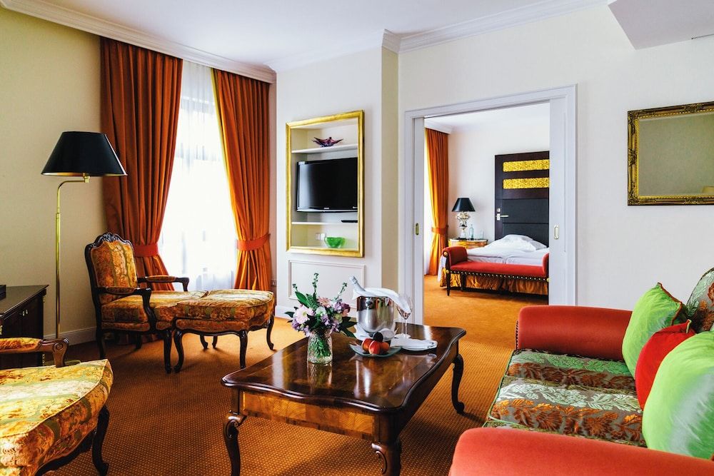 undefined Relais & Châteaux Hotel Bülow Palais 2