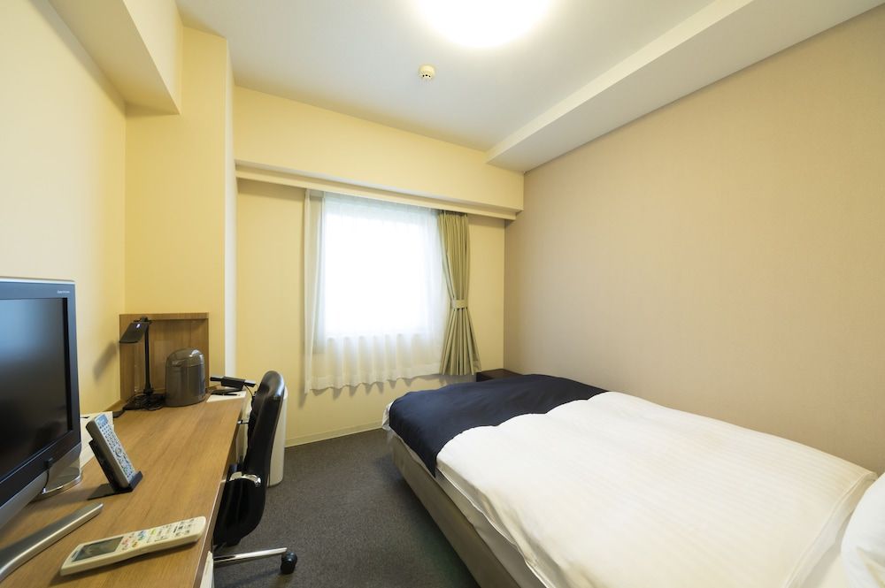 Basic Double Room, 1 Bedroom, Refrigerator