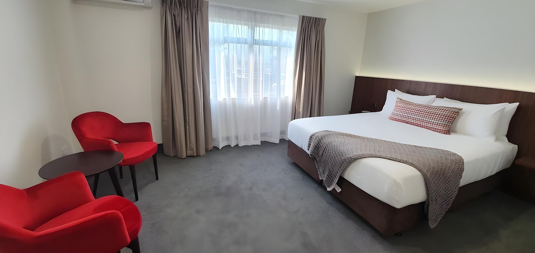 JetPark Hotel Hamilton Airport Family Suite 2