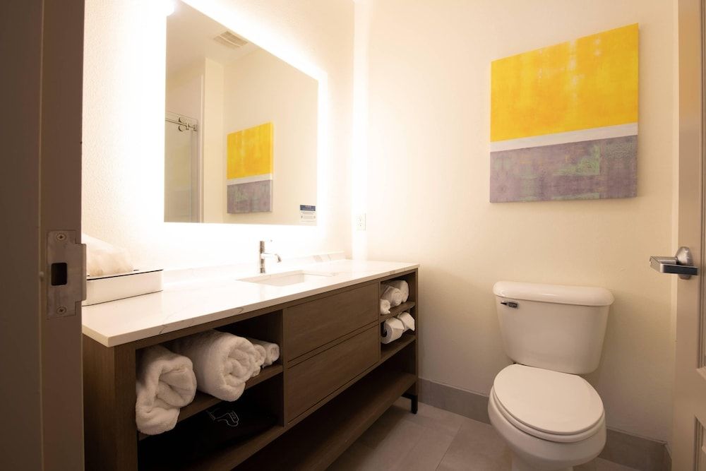 Suite, 2 Queen Beds, Non Smoking