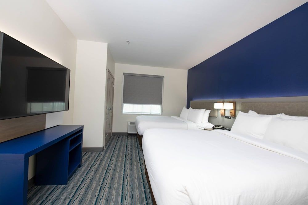 Suite, 2 Queen Beds, Non Smoking