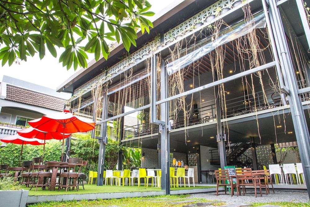 undefined Lantana Pattaya Hotel & Resort 7