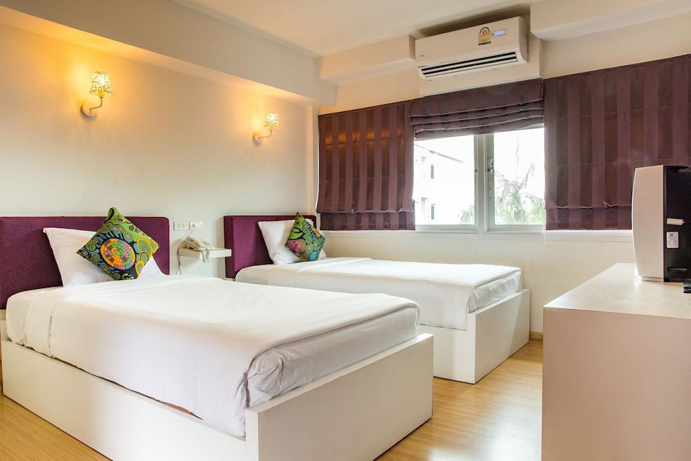 Family Room, 2 Bedrooms, City View