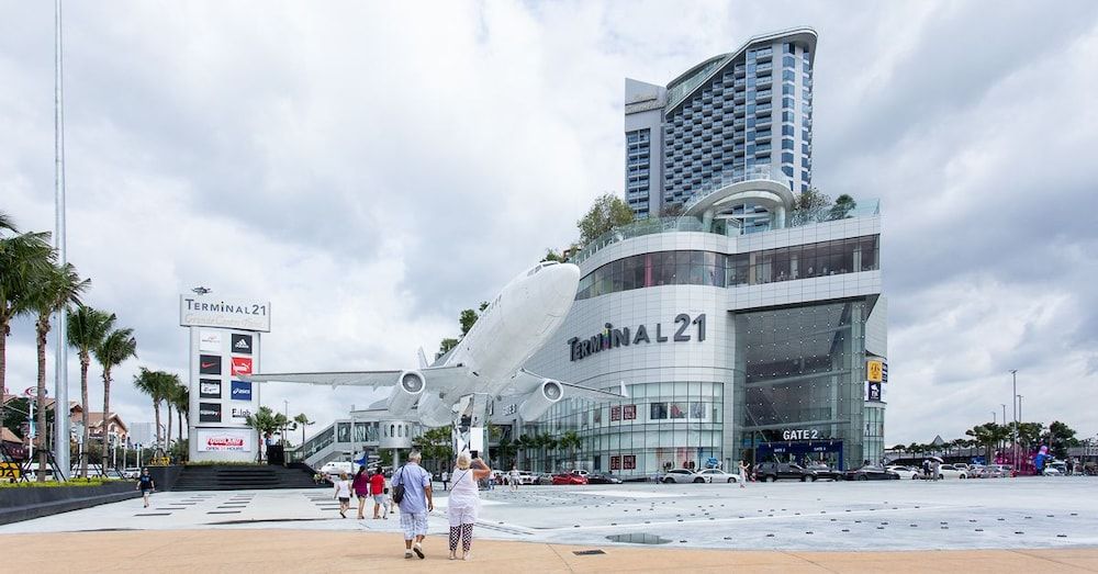 undefined Lantana Pattaya Hotel & Resort 8