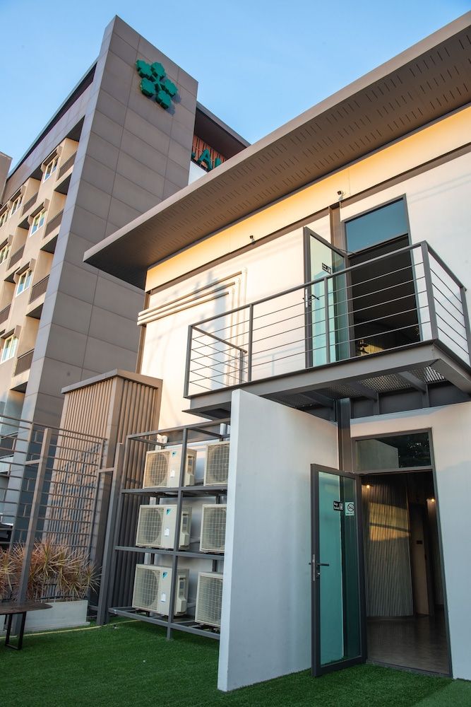 undefined Lantana Pattaya Hotel & Resort 3