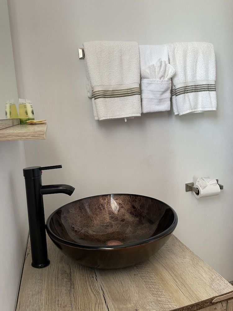 Howard Johnson by Wyndham Ridgecrest, CA Room, 1 Queen Bed, Non Smoking 21