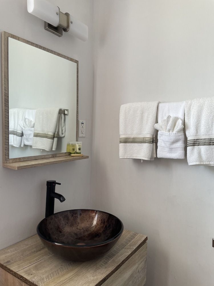 Howard Johnson by Wyndham Ridgecrest, CA Room, 1 Queen Bed, Non Smoking 20