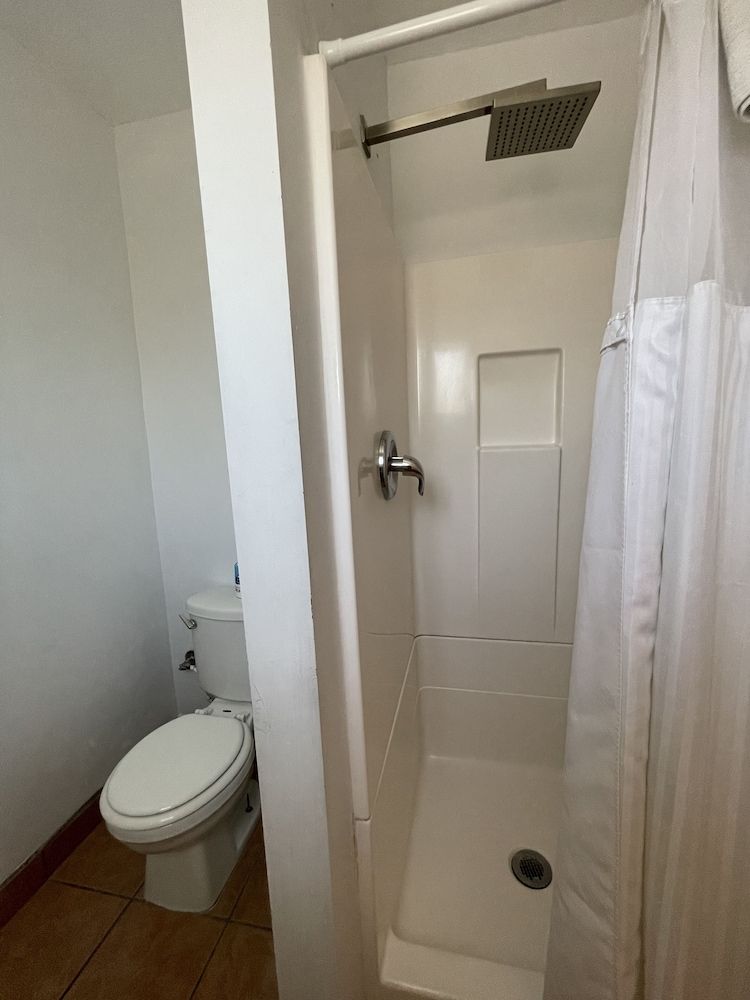 Howard Johnson by Wyndham Ridgecrest, CA Room, 1 Queen Bed, Non Smoking 22