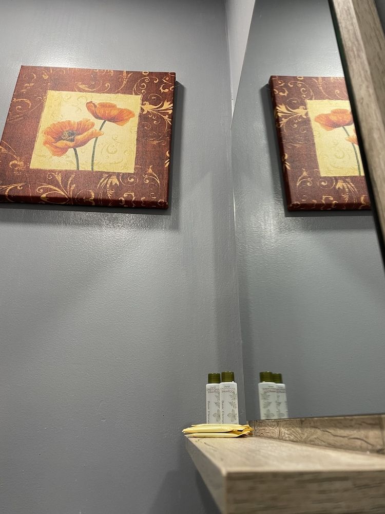 Howard Johnson by Wyndham Ridgecrest, CA Studio Suite, 2 Queen Beds, Non Smoking 11