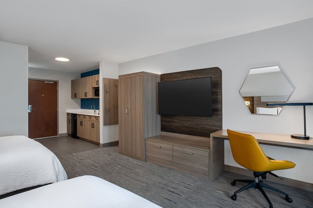 Suite, 2 Double Beds (Additional Living Area)