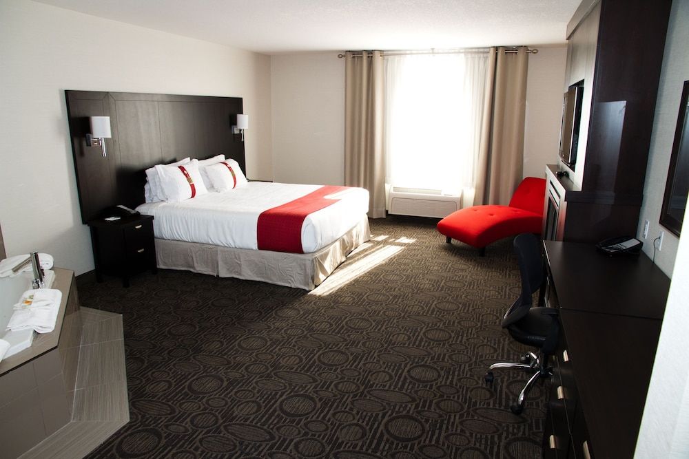 Suite, 1 King Bed, Accessible, Jetted Tub