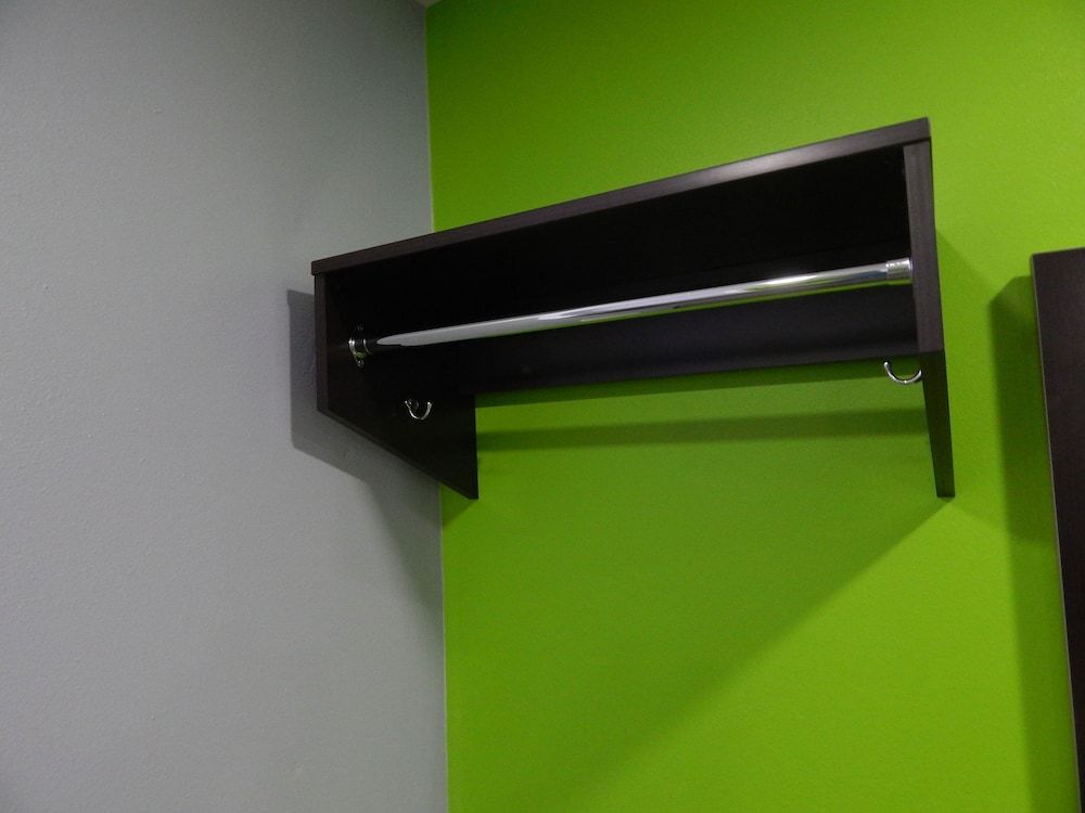 Executive Inn Standard Room, Non Smoking 7