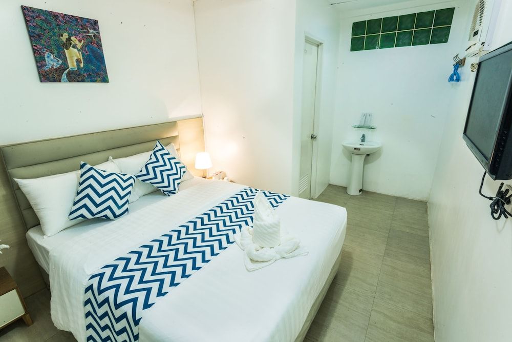 Grand Blue Beach Hotel Economy Double Room 2