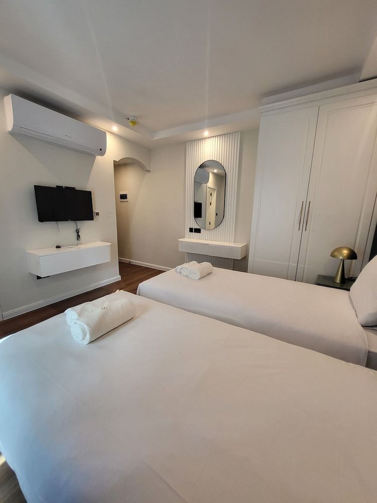 Carlton Hotel Double or Twin Room, Non Smoking, Partial Sea View