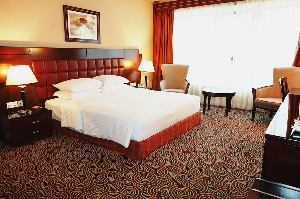 undefined Grand Central Hotel 3