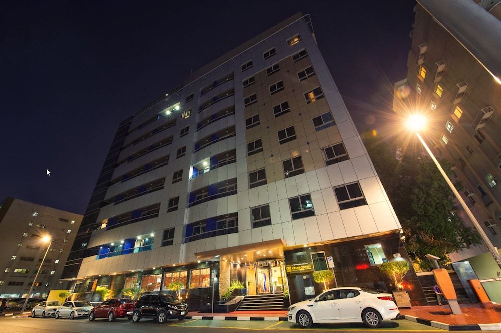 undefined Grand Central Hotel 8