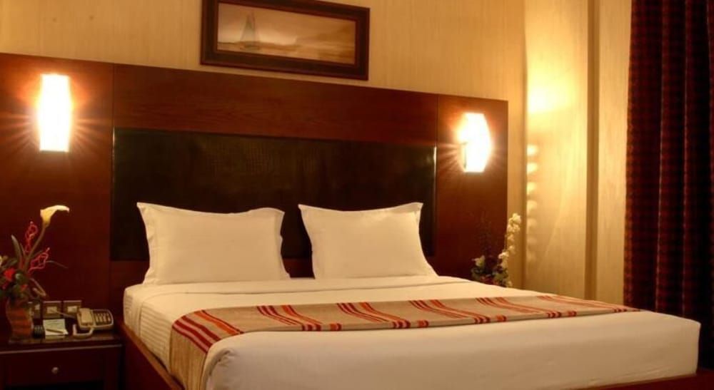 undefined Grand Central Hotel