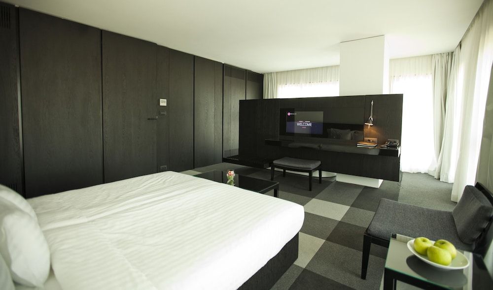 Graffit Gallery Design Hotel Suite 2