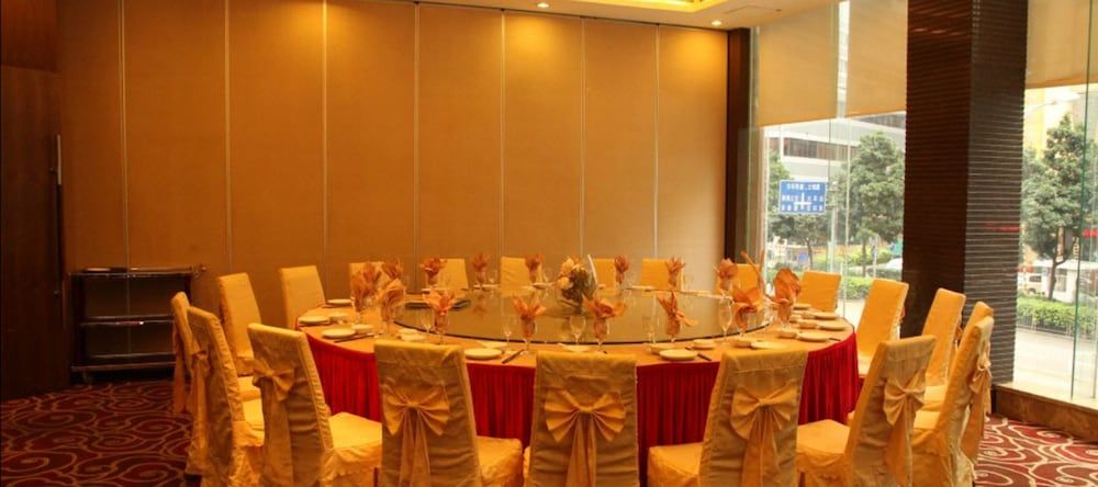 undefined Golden Lustre Hotel 9