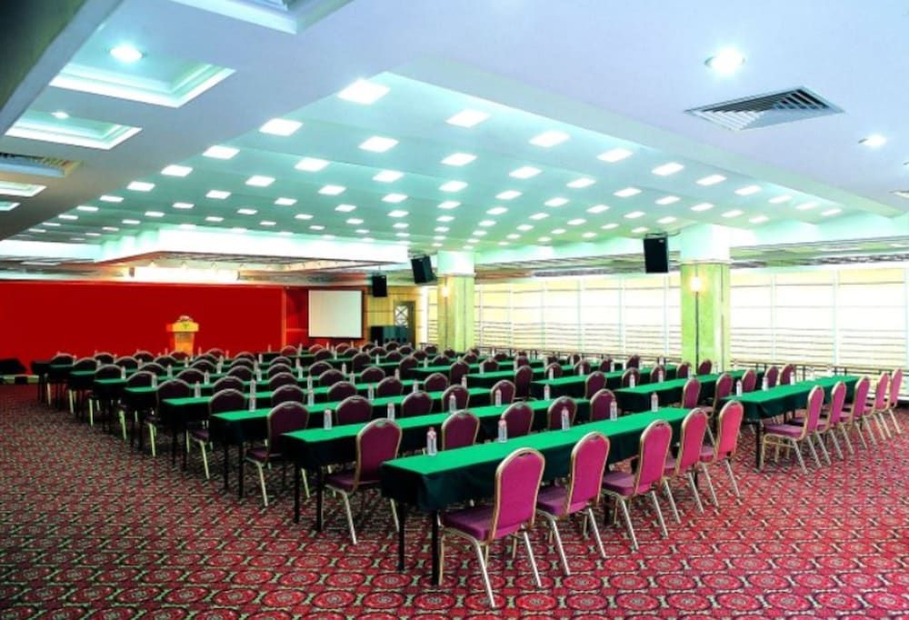 undefined Golden Lustre Hotel 6