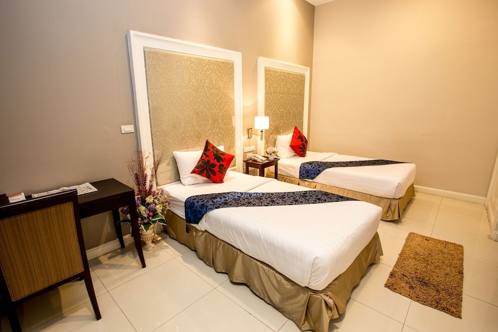 undefined Hope Land Hotel Sukhumvit 46/1