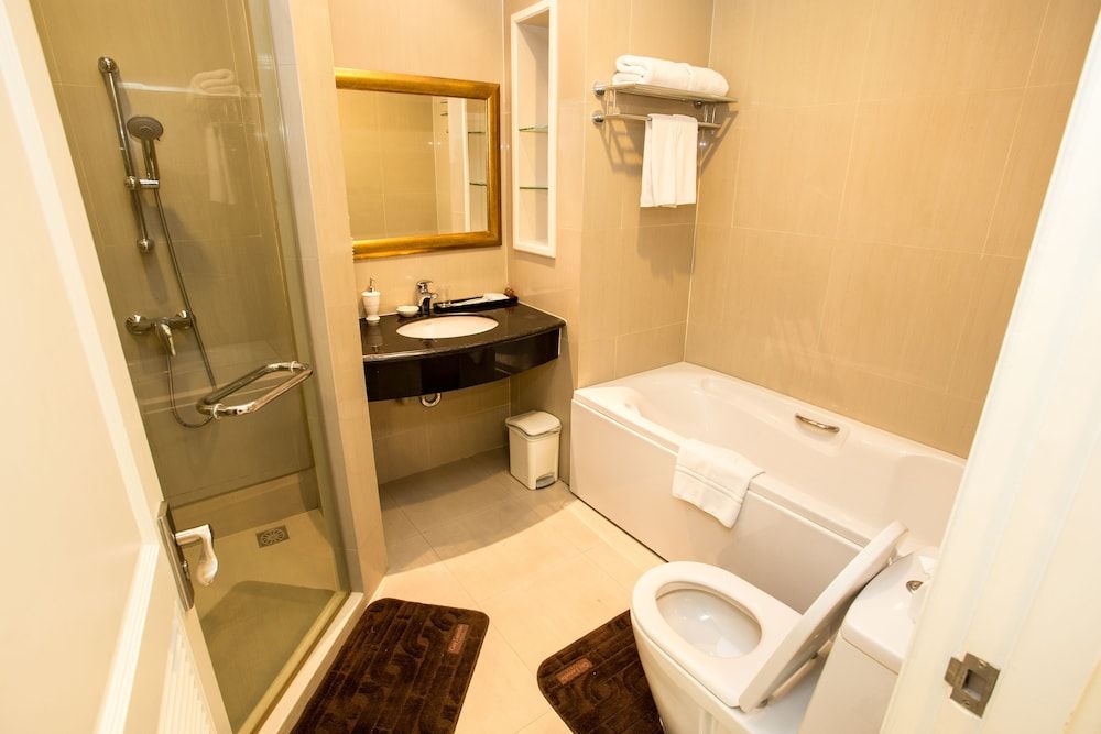 undefined Hope Land Hotel Sukhumvit 46/1 8