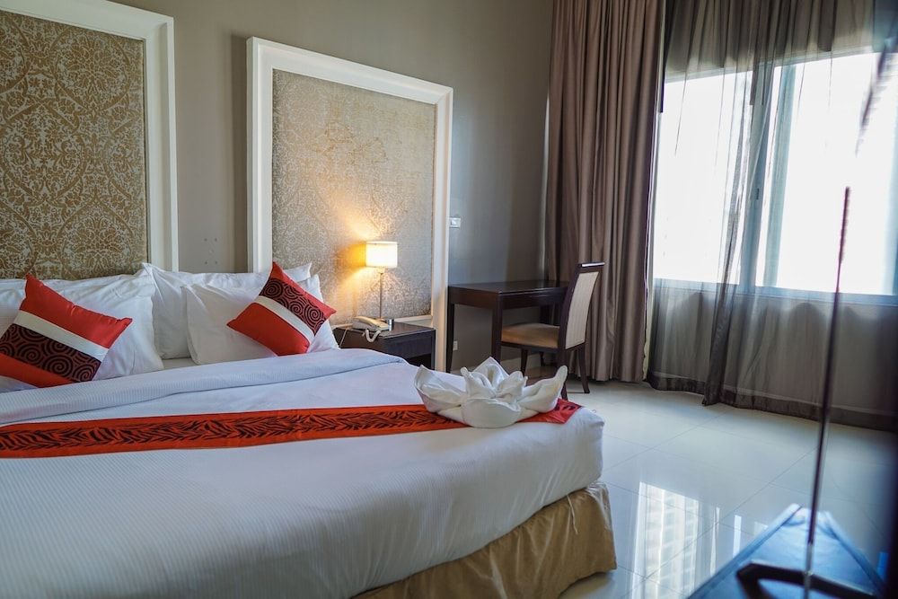 undefined Hope Land Hotel Sukhumvit 46/1 10