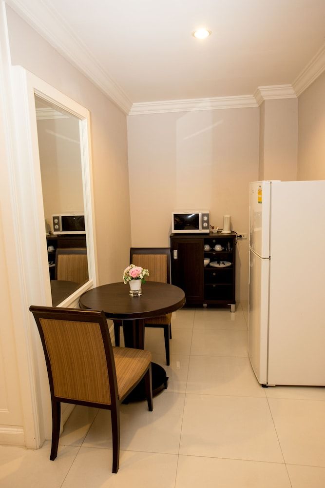 undefined Hope Land Hotel Sukhumvit 46/1 10