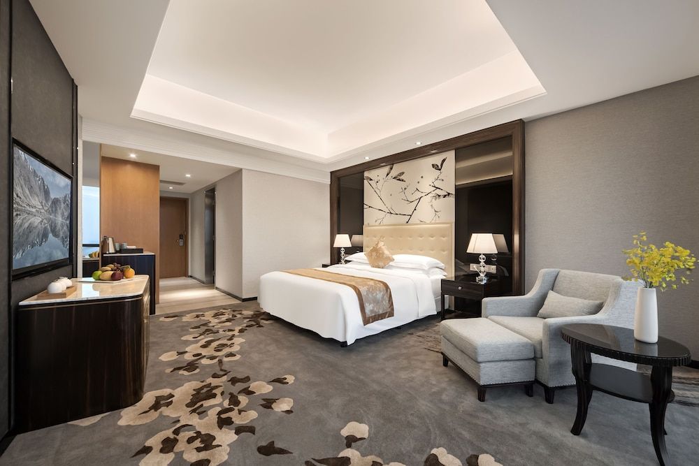 undefined Shenzhen Huaqiang Plaza Hotel 8