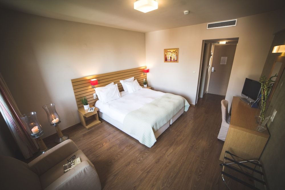 Portaria Hotel Special Offer - Modern Room