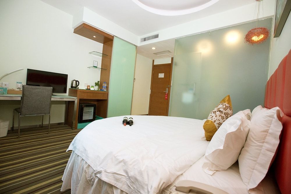 Romantic Round Bed Room