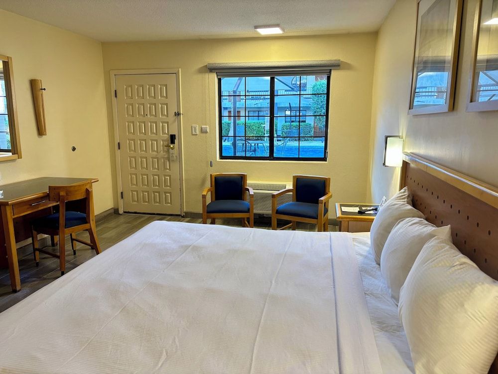 Hotel Colonial Ciudad Juarez Standard Room 6