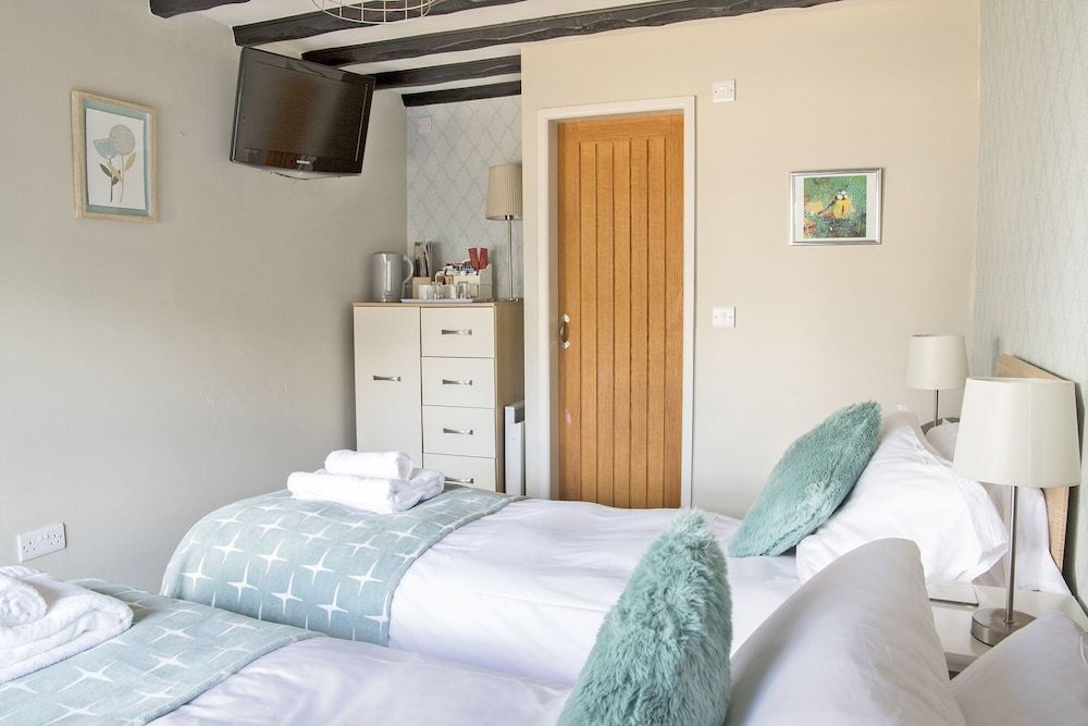 Standard Twin Room, Ensuite, Garden View (Ground Floor)