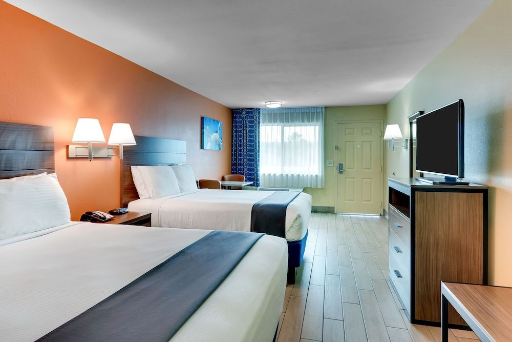 Captain's Quarters Inn Room, 2 Queen Beds (Preferred) 2