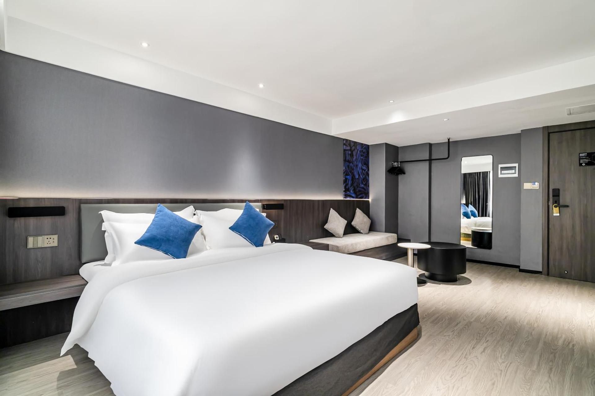 Business Queen Bed Room