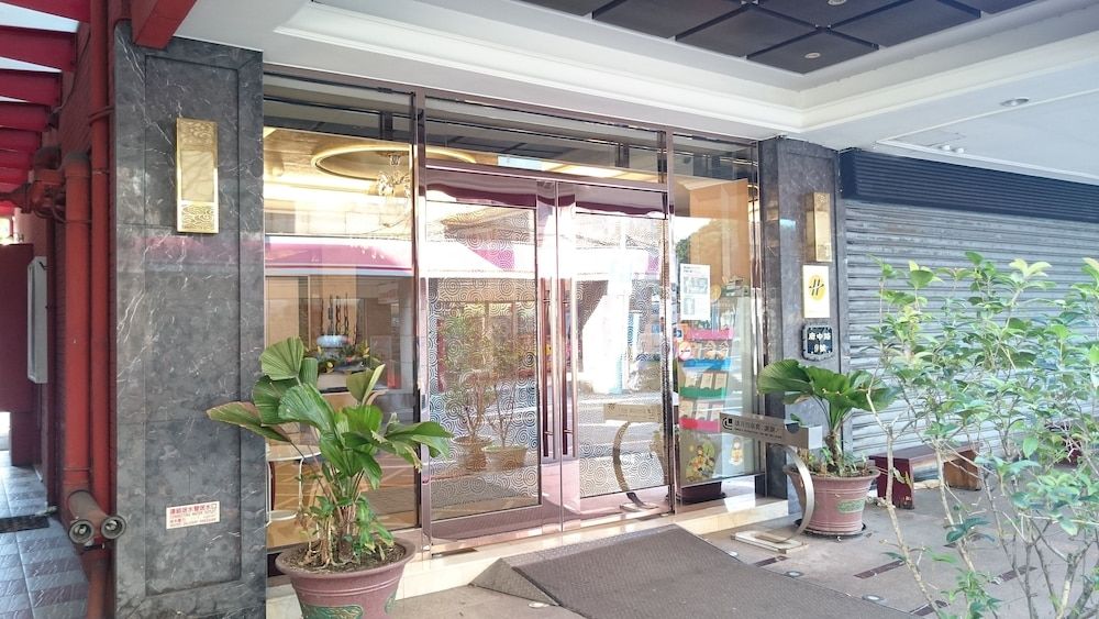 undefined MRT Hotel 9