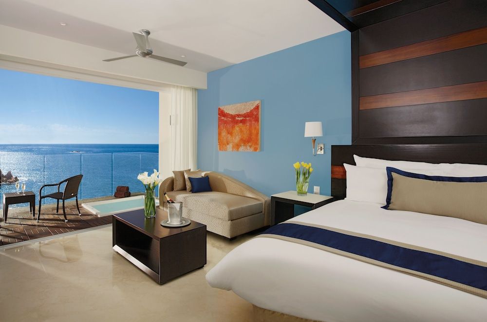 Junior Suite, 1 King Bed, Hot Tub