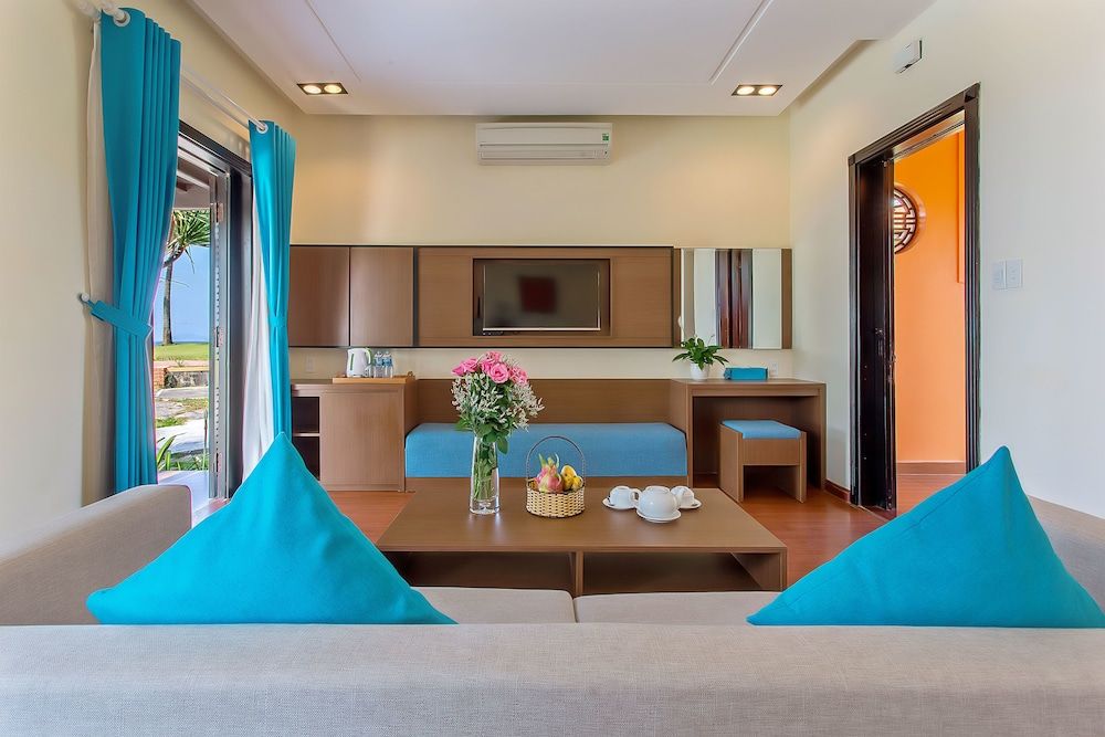 Tropical Beach Hoi An Resort Villa, 1 Bedroom, Ocean View 2